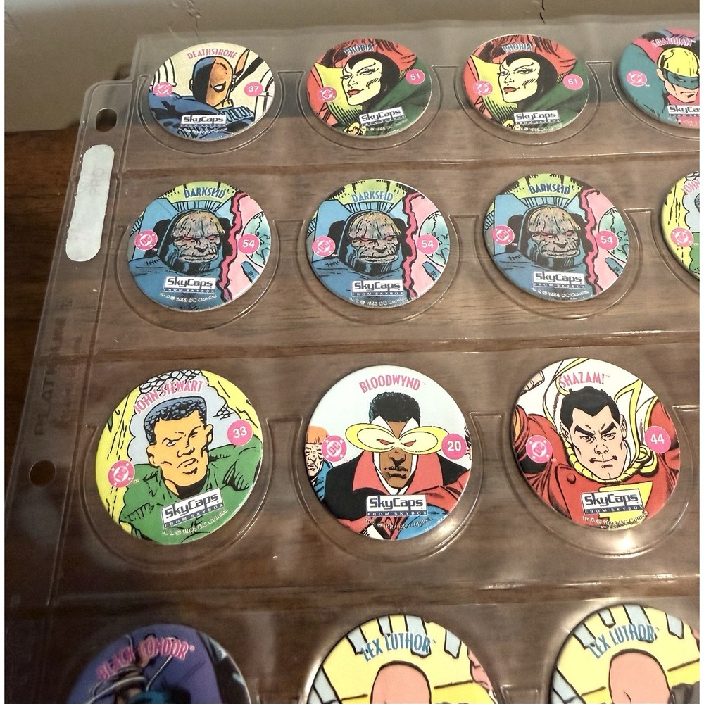 Lot of 59 Pogs DC Comics SkyCaps SkyBox from 1993 Superman Clark Kent Aquaman - Picture 4 of 11